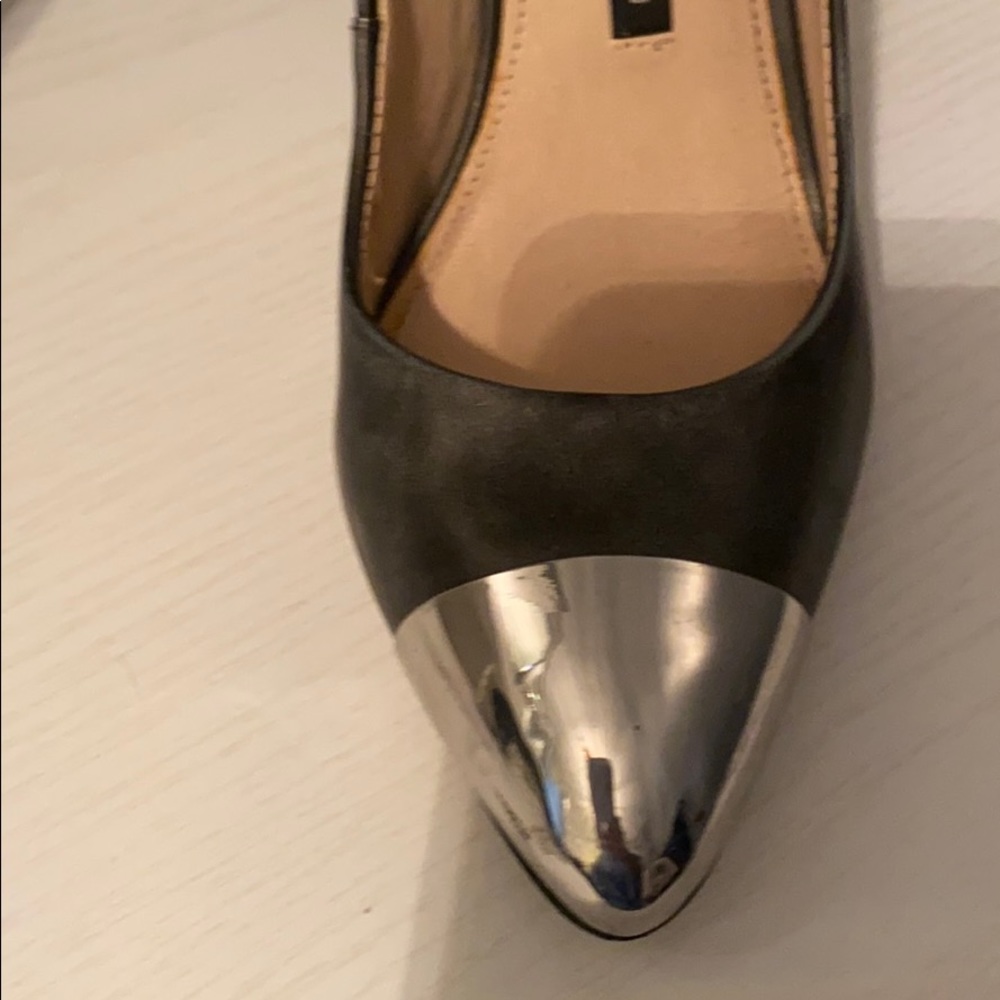 Gray/Silver Pumps - image 3